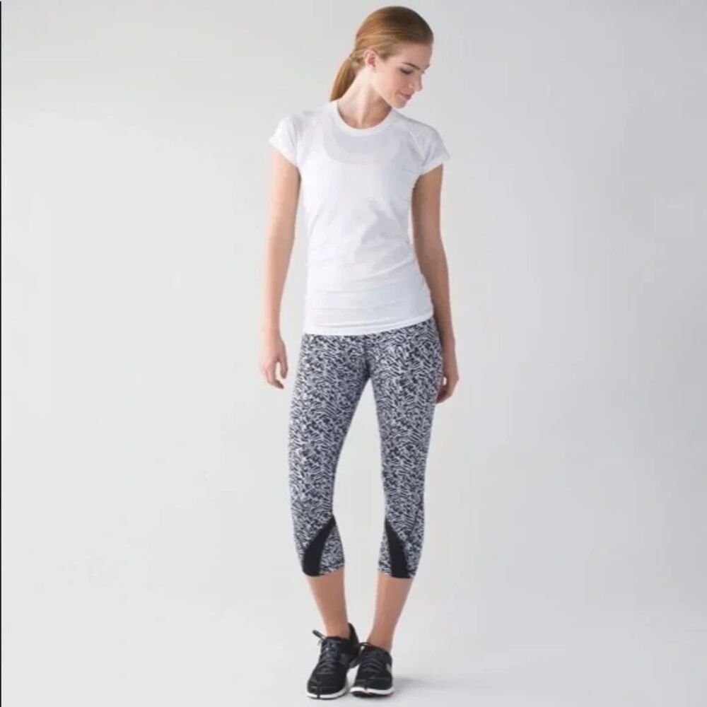 Lululemon Run Inspire Crop II Size 4